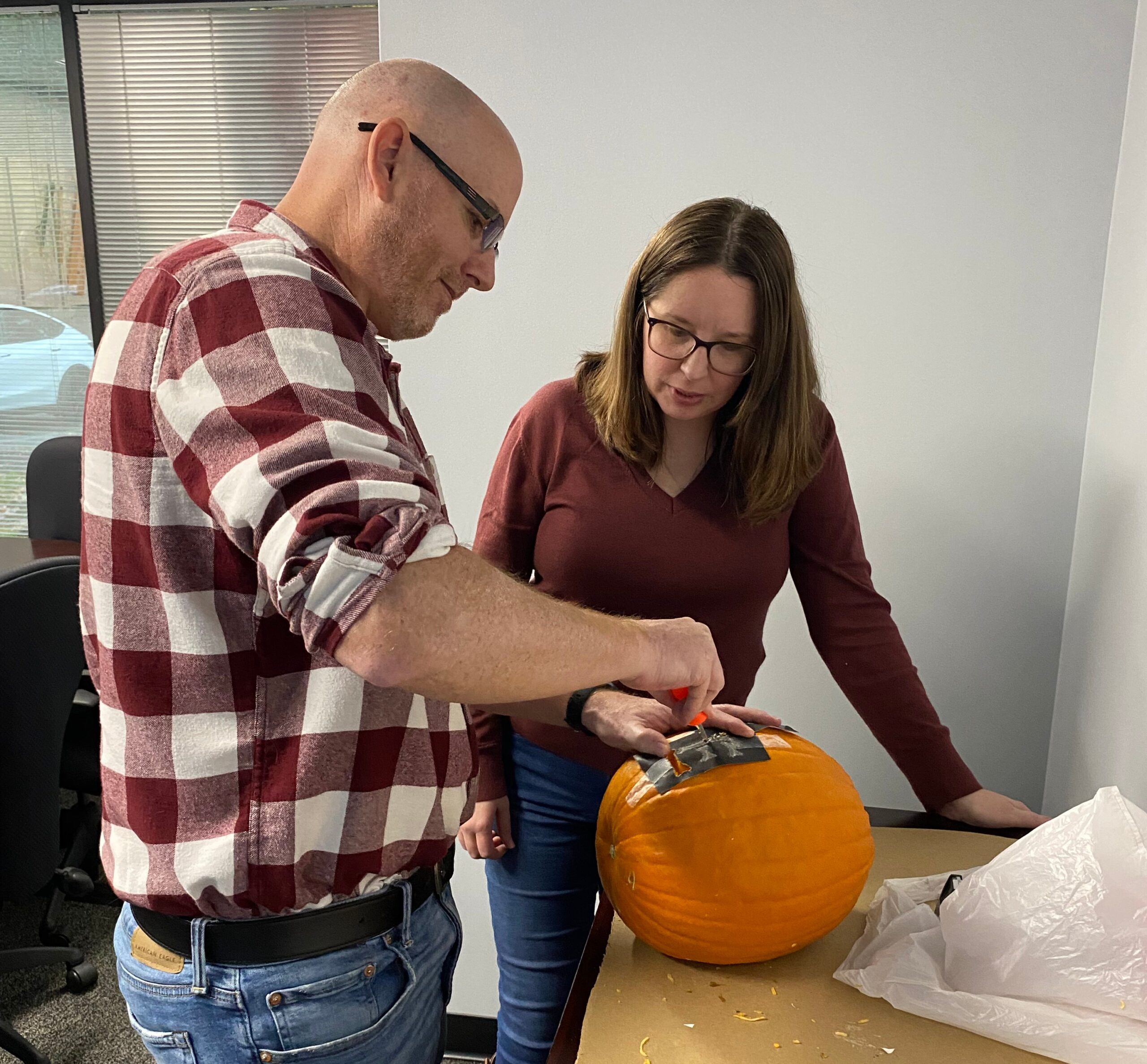 Mike & Steph carving